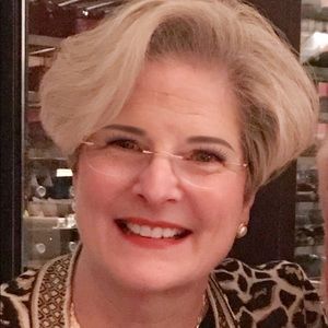 Meet your Posher, Cynthia